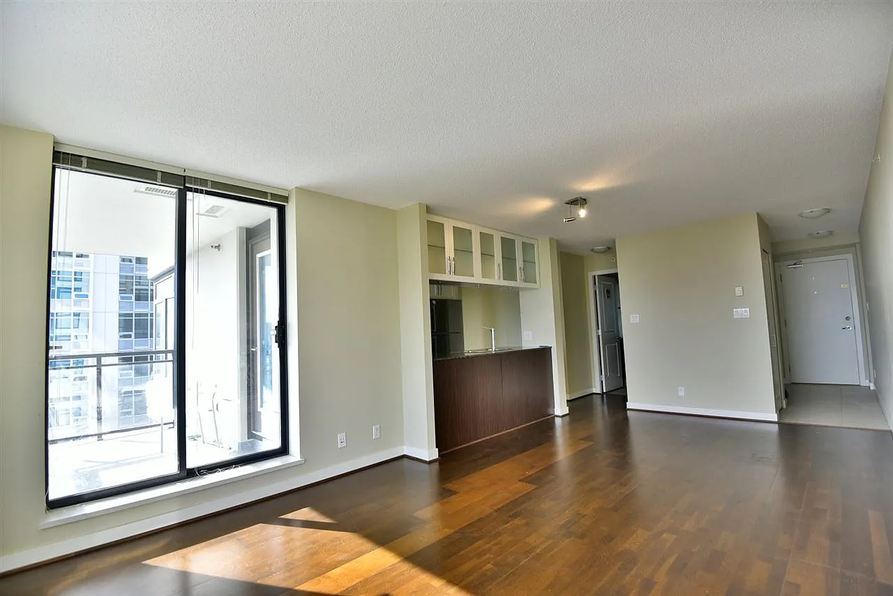 2 bed, 938 sqft, $2,800 — Photo 2
