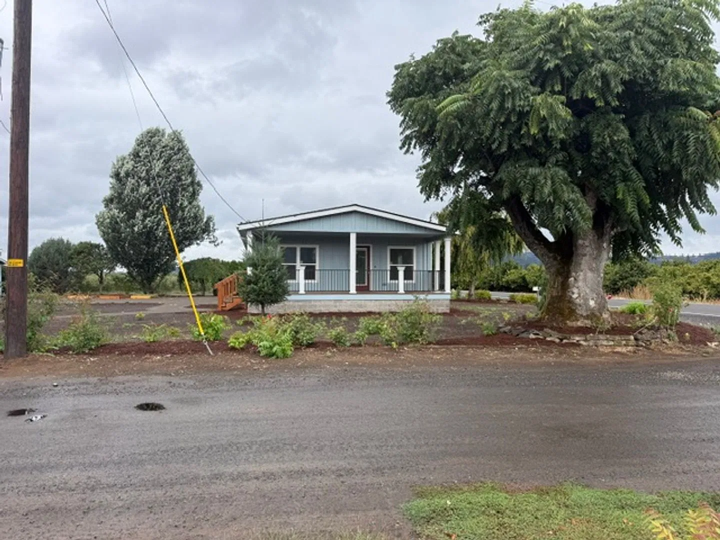 3-Bedroom, 2-Bath Home with Central A/C in Peaceful Independence Setting — Photo 2
