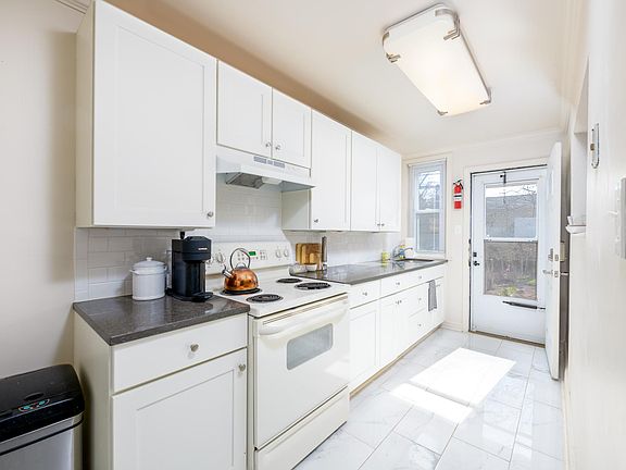 5th image of 251 White Ave