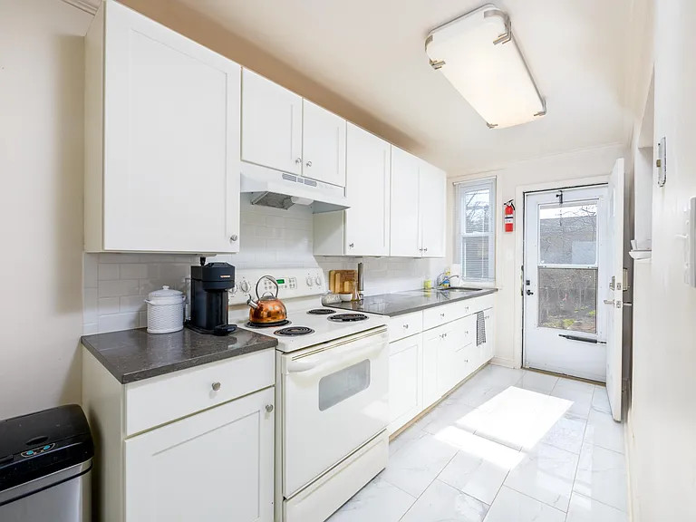 251 White Ave — Photo 5