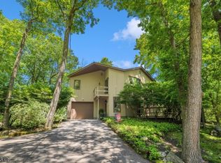 35 Winding Way, Andover, NJ 07821