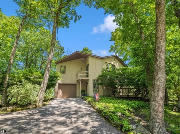 35 Winding Way, Byram Twp., NJ 07821