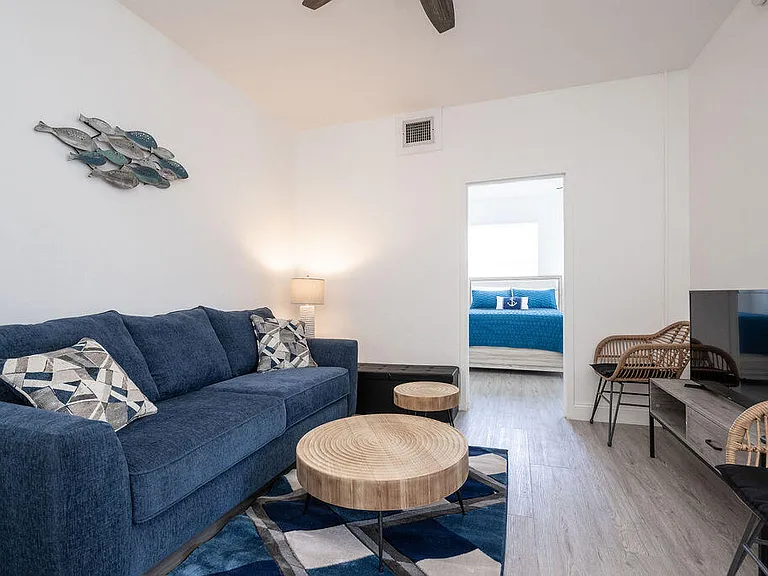 1200 Duval St #1 — Photo 8