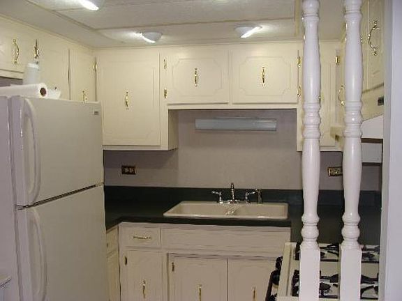 5th image of 9114 W 140th St #102NW