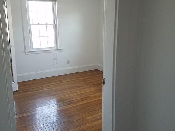 4th image of 949 Hancock St APT 8