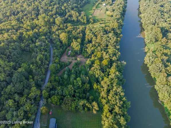 9006 River Rd, Campbellsburg, KY 40011