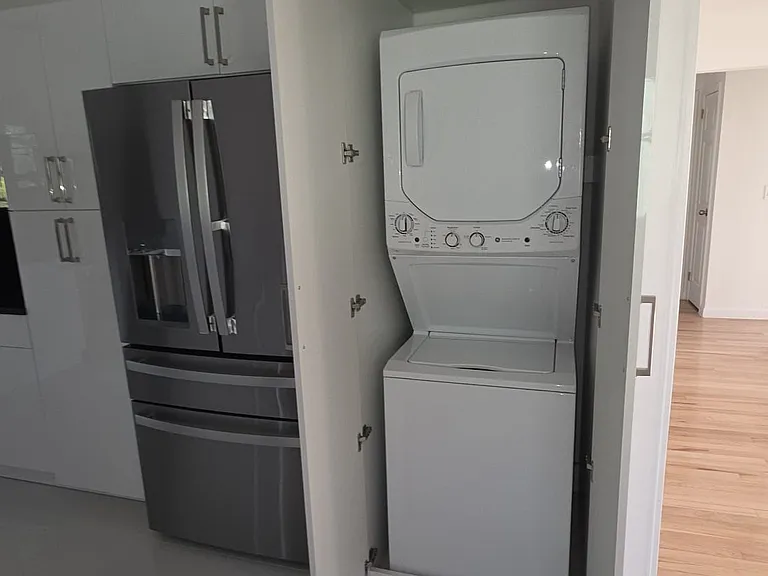 5200 Meadowview Ave #2 — Photo 3