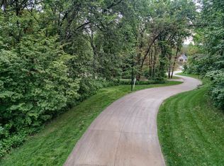 7160 Silver Creek Cir, Omaha, NE 68152