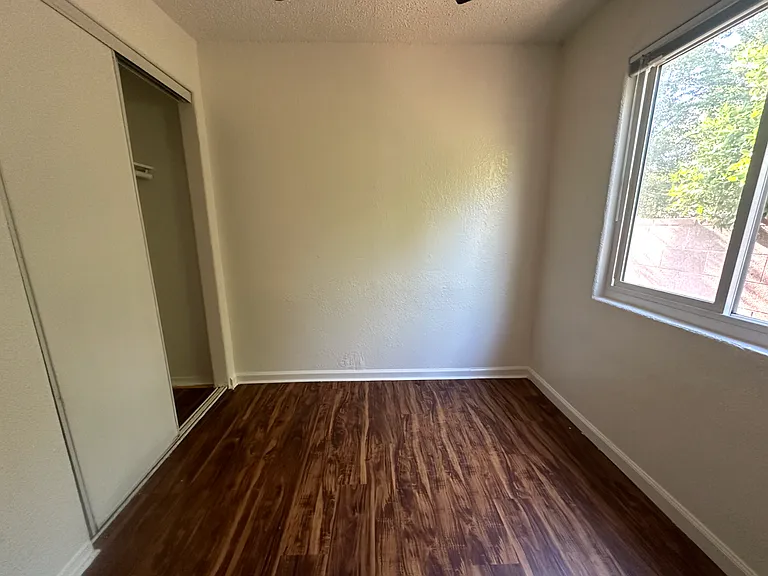1033 Hoffman Ave #12 — Photo 21