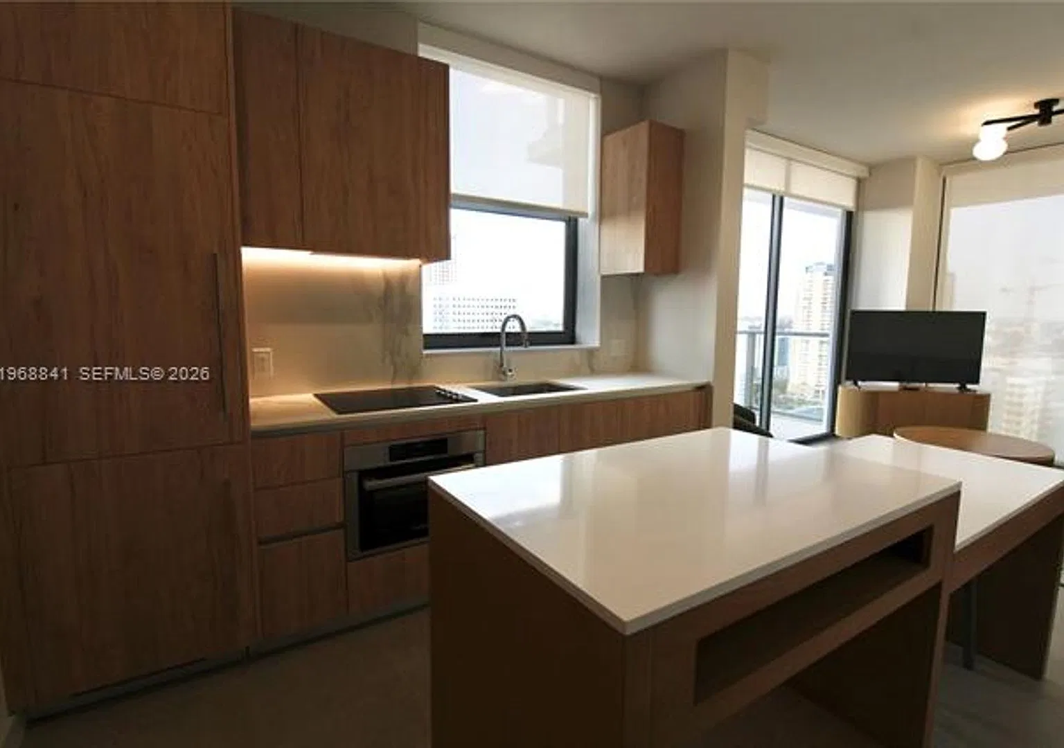 11 NE 6 St cu-2114, Miami, FL 33132 — Photo 1