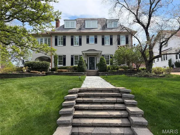 430 W Lockwood Ave, Saint Louis, MO 63119