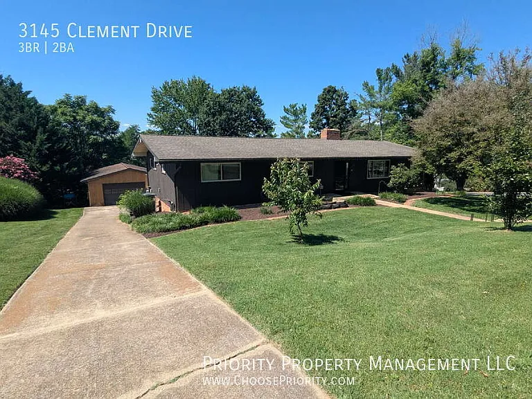 3145 Clement Dr — Photo 1