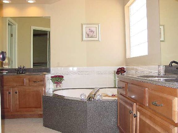 5th image of 2000 Windsor Creek Ct