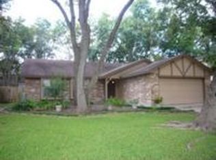 611 Old Colony Dr, Richmond, TX 77406