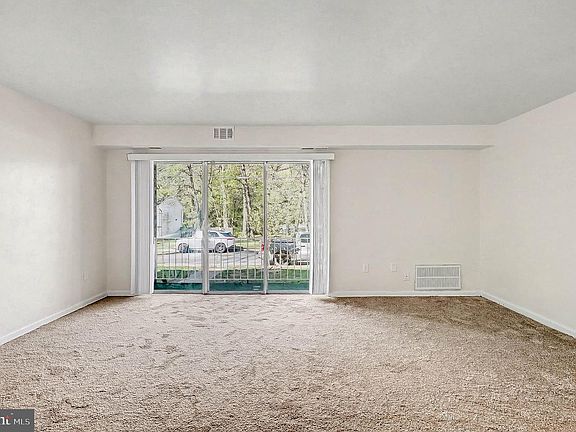 4th image of 2310 Ewing Ave APT 201