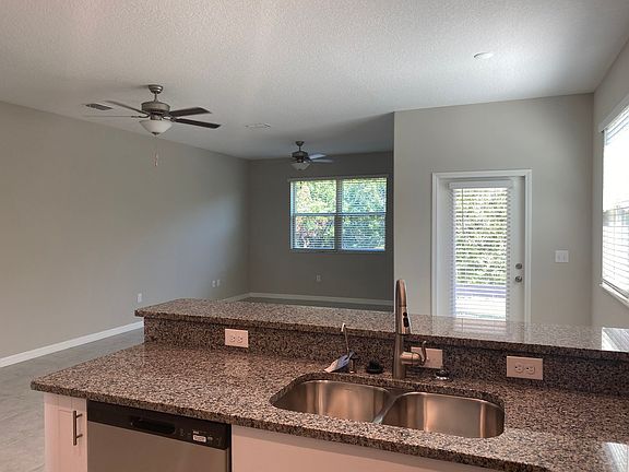 4th image of 9644 Pembrooke Pines Dr