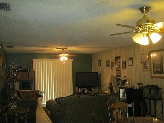 3rd image of 1830 Andover Dr