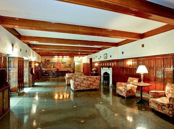3rd image of 21 N Chatsworth Ave APT 3J