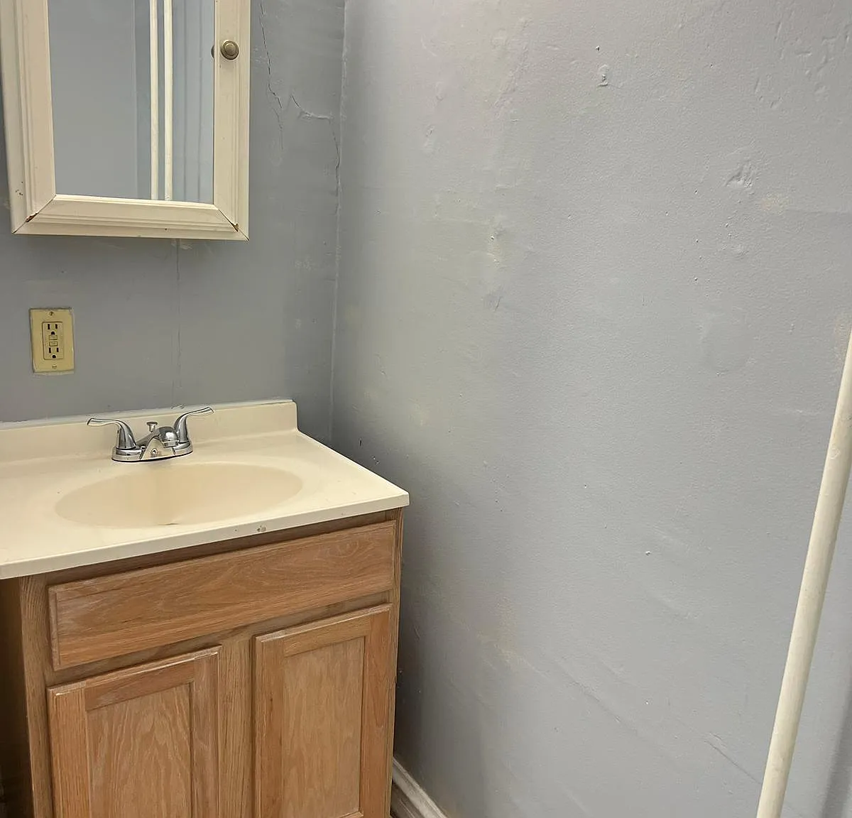 2 bed, 1.5 bath, 800 sqft, $1,100 — Photo 2