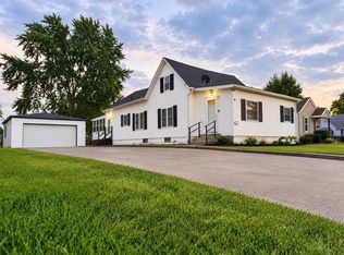 1424 N 14th St, Dekalb, IL 60115