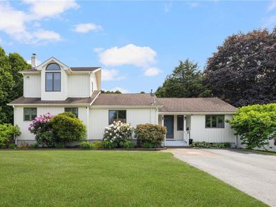 8 School House Rd, Narragansett, RI, 02882