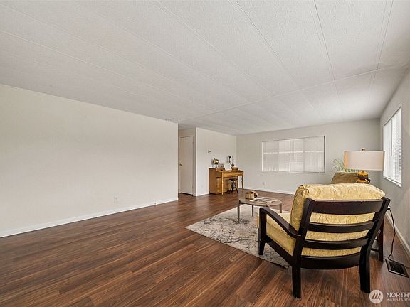 4th image of 3611 I Street NE #304