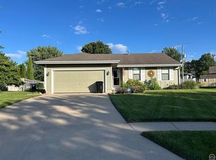 7325 SW 26th Ct, Topeka, KS 66614