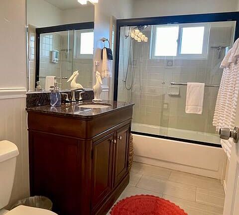 5th image of 102 Marina Ave APT C
