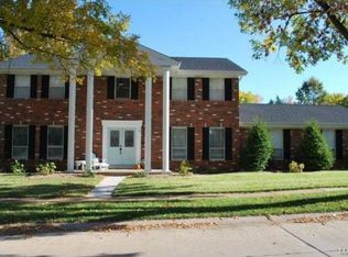 15526 Highcroft Dr, Chesterfield, MO 63017