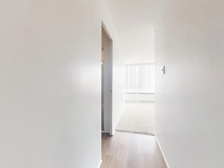 Lake Meadows Apartments — Photo 36
