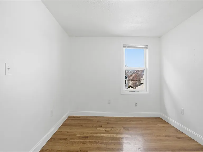 176 Ferry St #3L — Photo 12