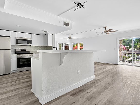 2nd image of 495 SE 8th Street #242