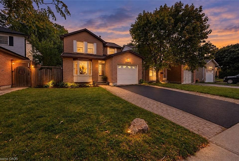 1st image of 2092 Hunt Cres