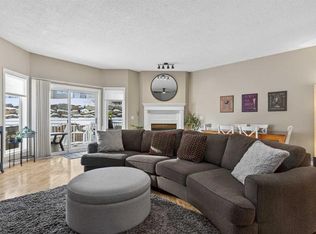 42 Hamptons Line NW, Calgary, AB T3A 5V9