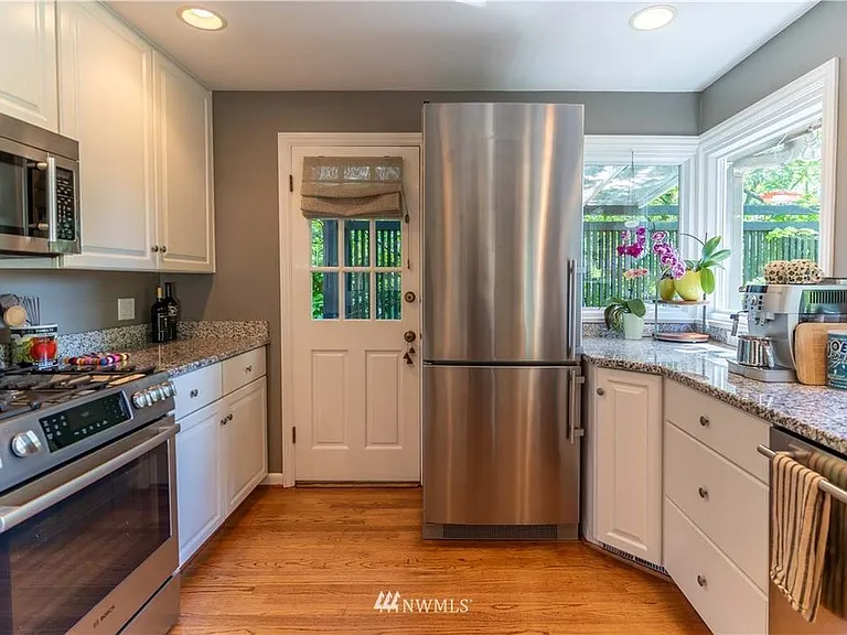 11825 8th Ave NW — Photo 10
