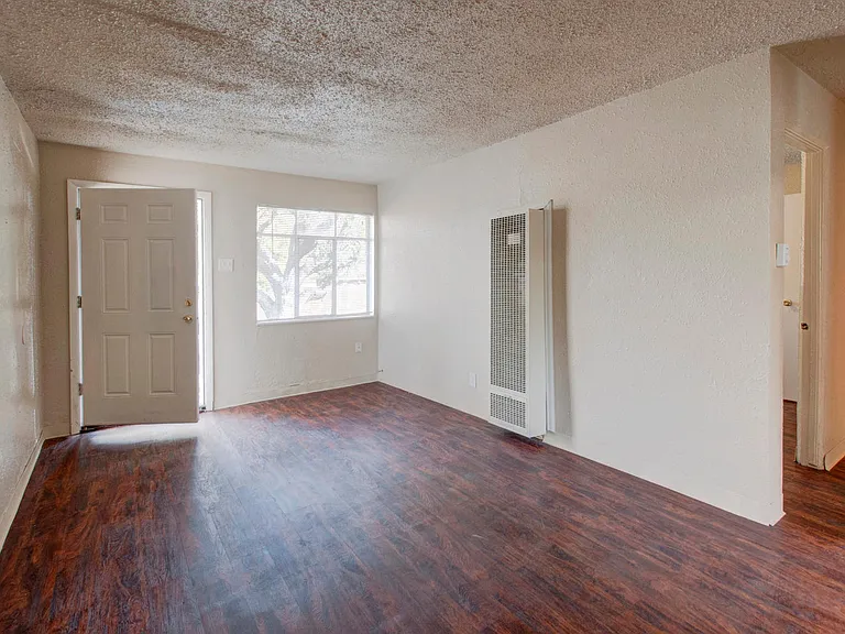 1382-1391 Boston St. — Photo 10