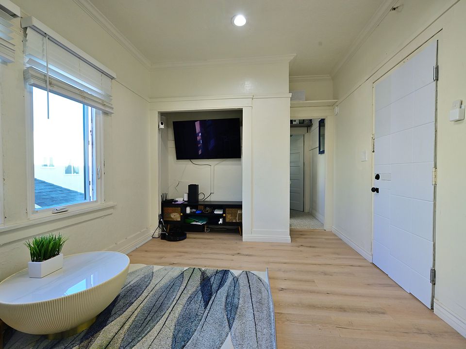 Extremely bright fully upgraded with ocean view from private balcony