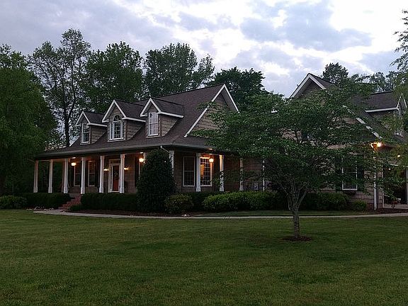 3rd image of 1156 Old Ringgold Rd