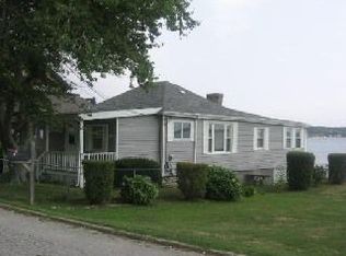 62 Aquidneck Ave, Portsmouth, RI 02871