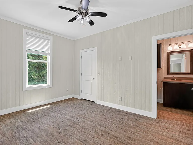 5440 Raymond Stotzer Pkwy — Photo 18