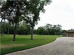 3rd image of 4 Earlham Dr