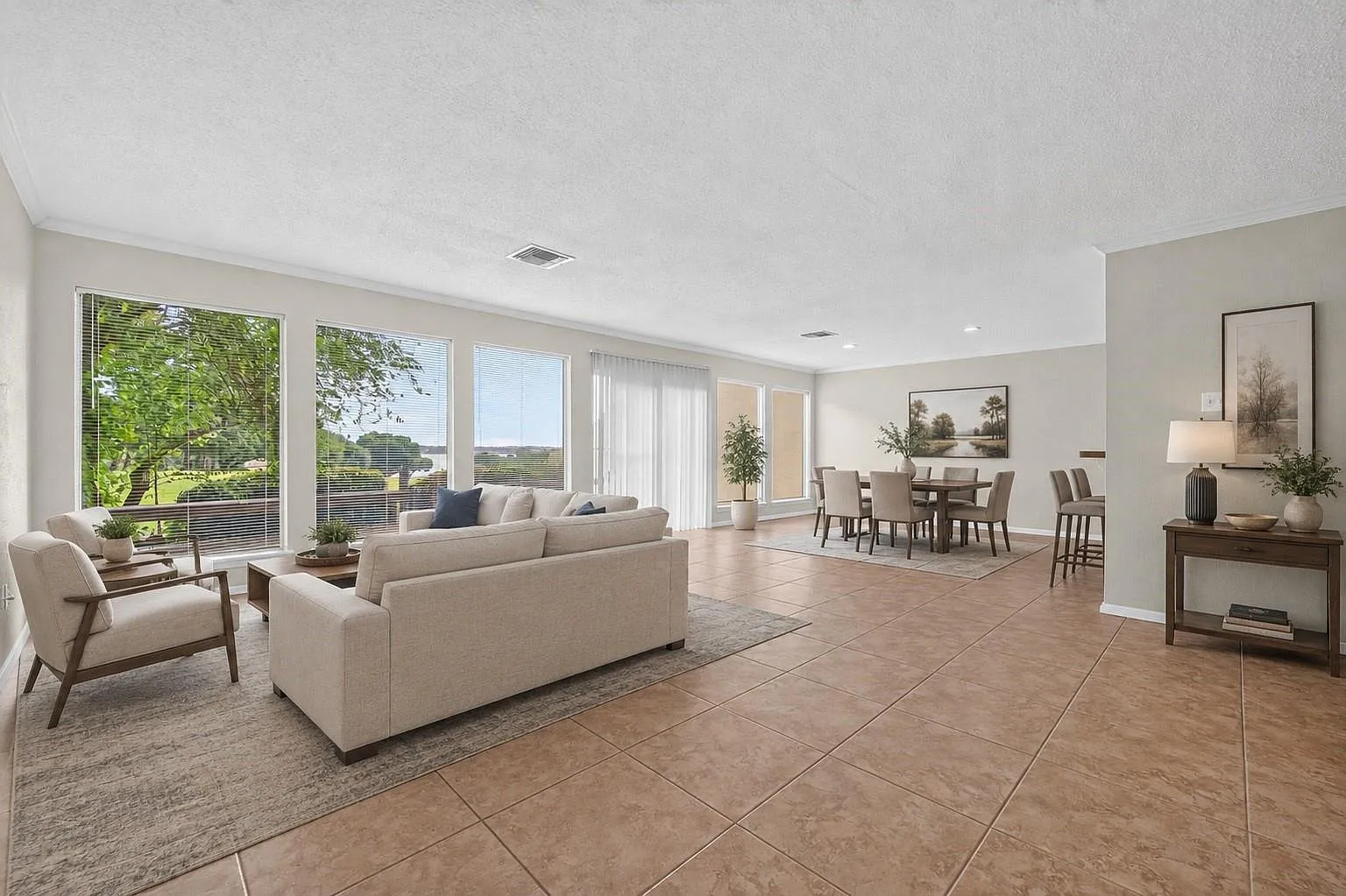 3 bed, 2.0 bath, 1878 sqft, $1,795 — Photo 1