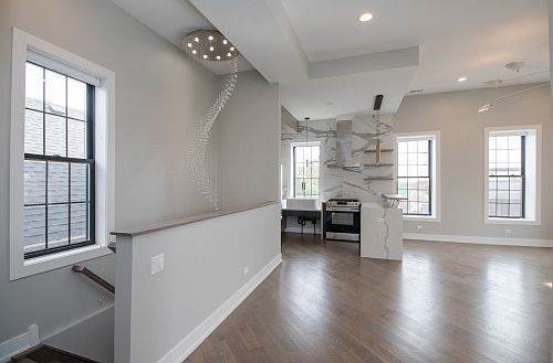 3rd image of 1436 W Blackhawk St #401