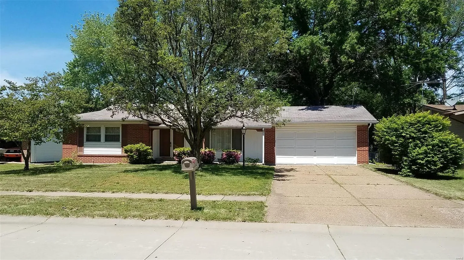 2755 Radcliffe Dr photo 1