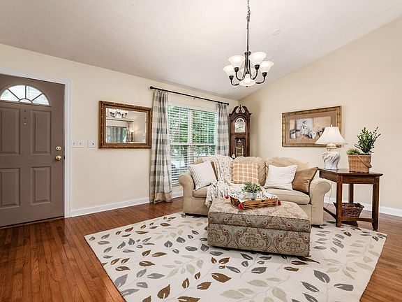 5th image of 833 Buehler Dr