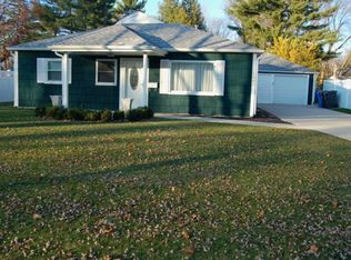 1501 E Sugnet Rd, Midland, MI 48642