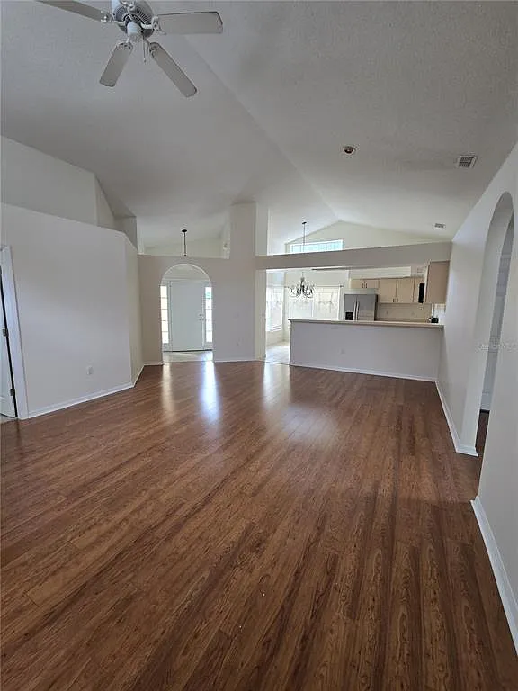 3 bed, 2.0 bath, 1472 sqft, $2,300 — Photo 4