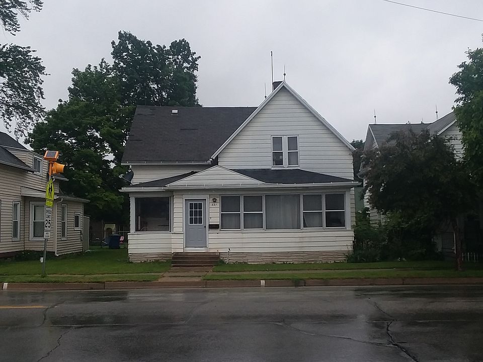 1st image of 221 W Plymouth St