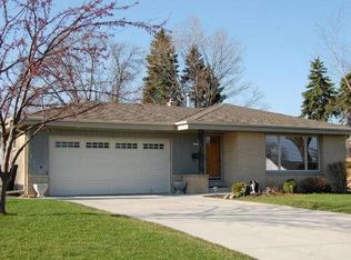 4703 W Norwich Ave, Greenfield, WI 53220