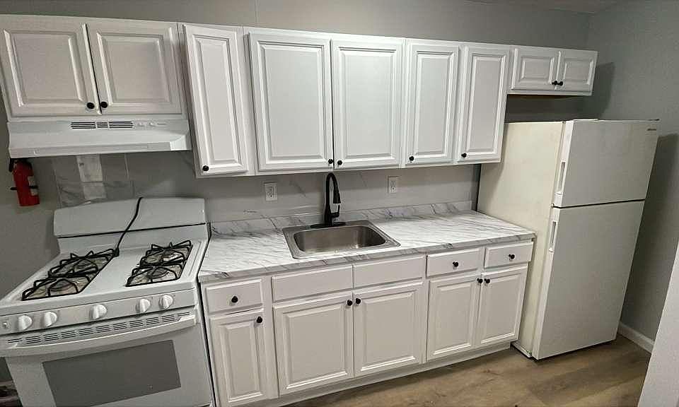1st image of 27 Jackson St APT A